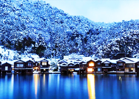 【冬雪關西】瘋玩雪樂園．慢歩篠山城下町．米其林伊根舟屋．美山町合掌村．狂歡環球影城－京阪５日
